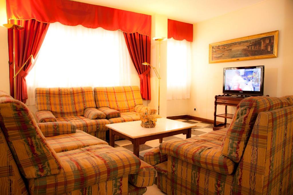 Hotel Maycar โอโกรูญา ภายนอก รูปภาพ
